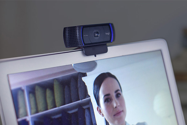 Gắn Webcam vào màn hình laptop