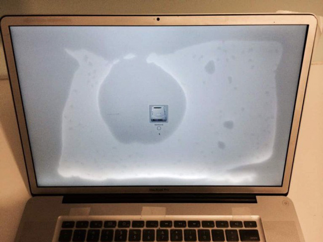 màn hình laptop macbook bị vô nước