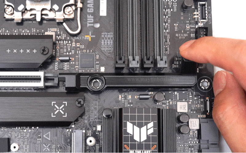 Thiết kế EZ PC DIY tháo lắp nhanh chóng trên ASUS TUF B760M