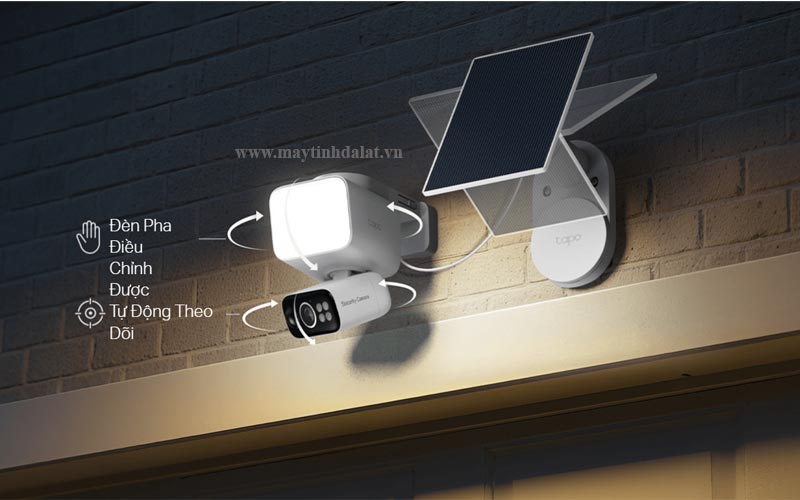 Tapo C615F KIT có đèn pha, camera, tấm pin mặt trời có thể điều chỉnh góc