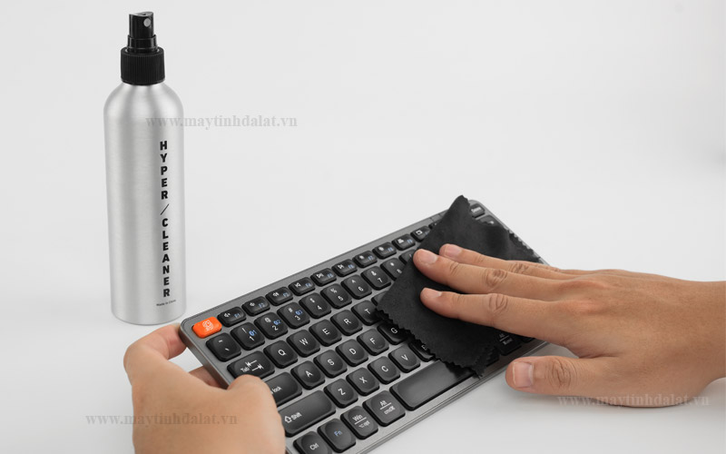 Vỏ nhựa PC trong suốt bảo vệ lớp khăn Microfiber luôn sạch sẽ