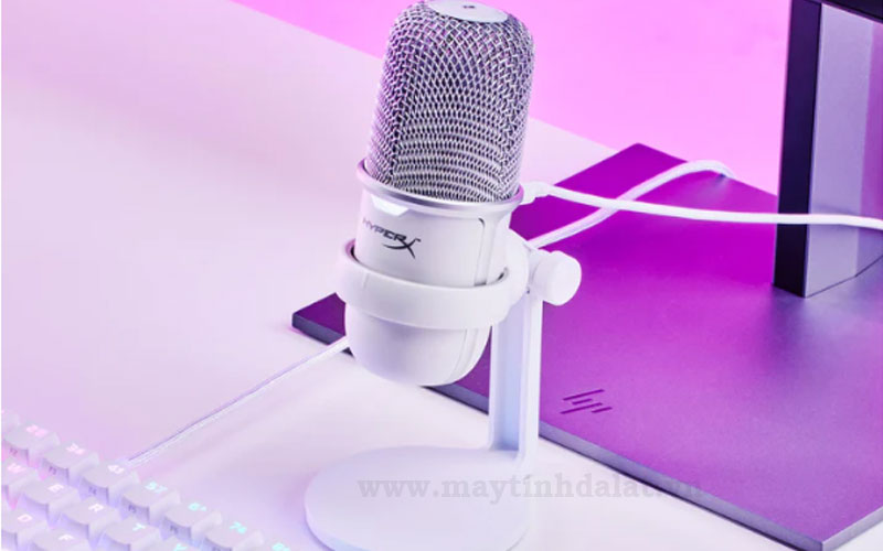 Microphone HyperX SoloCast White phiên bản màu trắng toàn cảnh