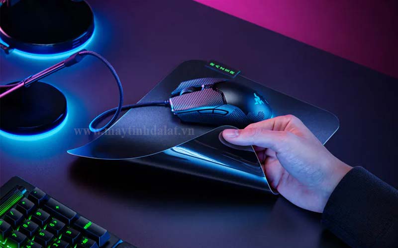 Đế bám dính chắc chắn giúp Sphex V3 ổn định khi sử dụng