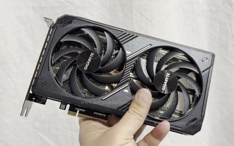 Kích thước 2 quạt thon gọn 2 slots tương thích hoàn hảo mọi hệ thống case PC